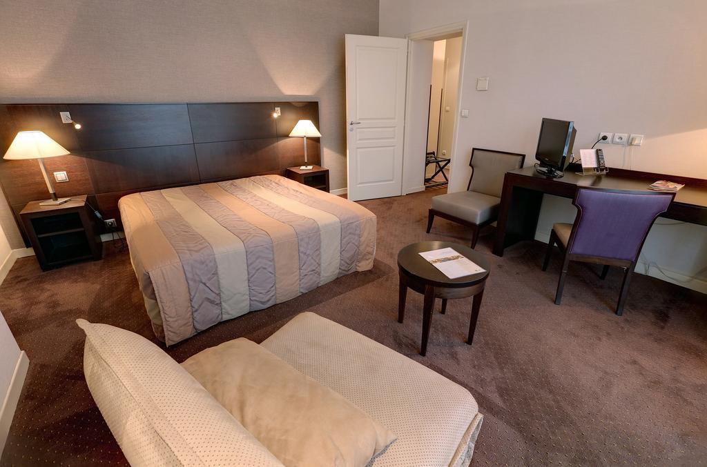 Hotel Restaurant L'Hirondelle Dunkirk Стая снимка